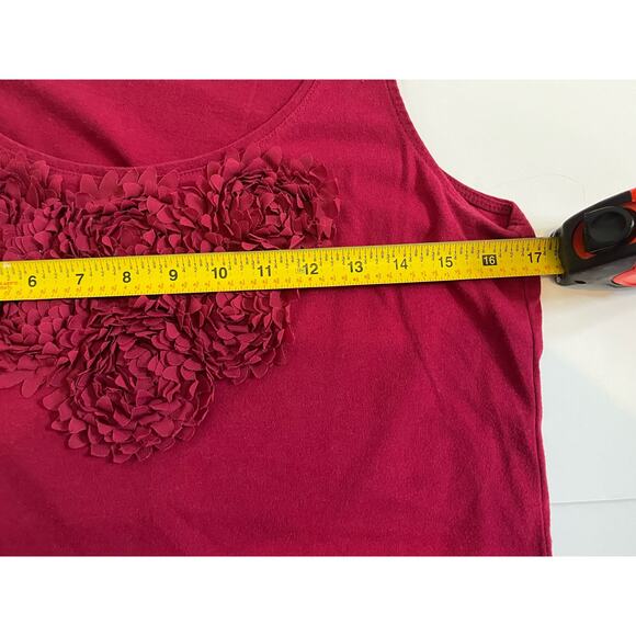 Women's Covington Red Tank Shirt with Flower Details Size Medium - Picture 8 of 8